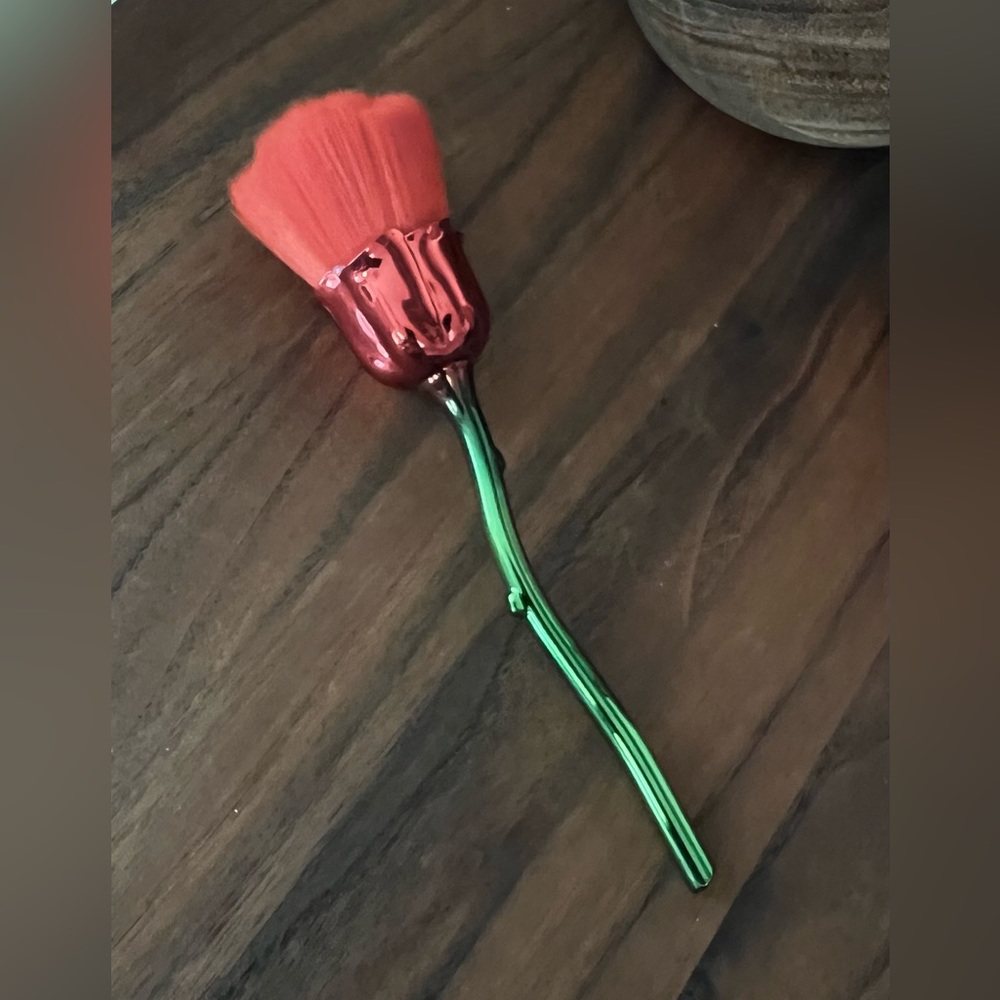 Fluffy Rose Cut Makeup Brush in Romantic Red for Powders and Liquids Medium